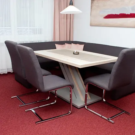 Viertler Apartment *